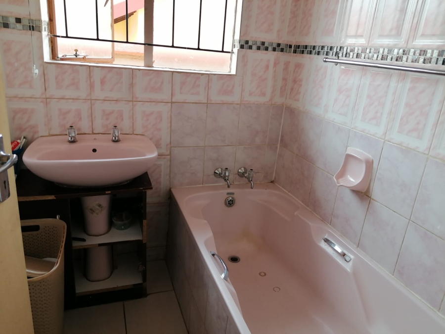 3 Bedroom Property for Sale in Tlhabane West North West